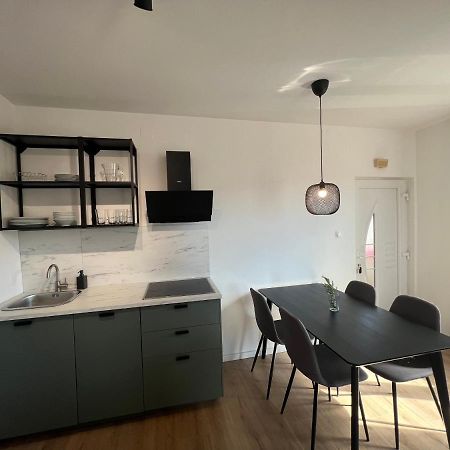 The One By Moro Apartment Vantacici Bagian luar foto