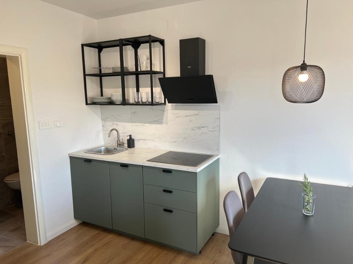 The One By Moro Apartment Vantacici Bagian luar foto