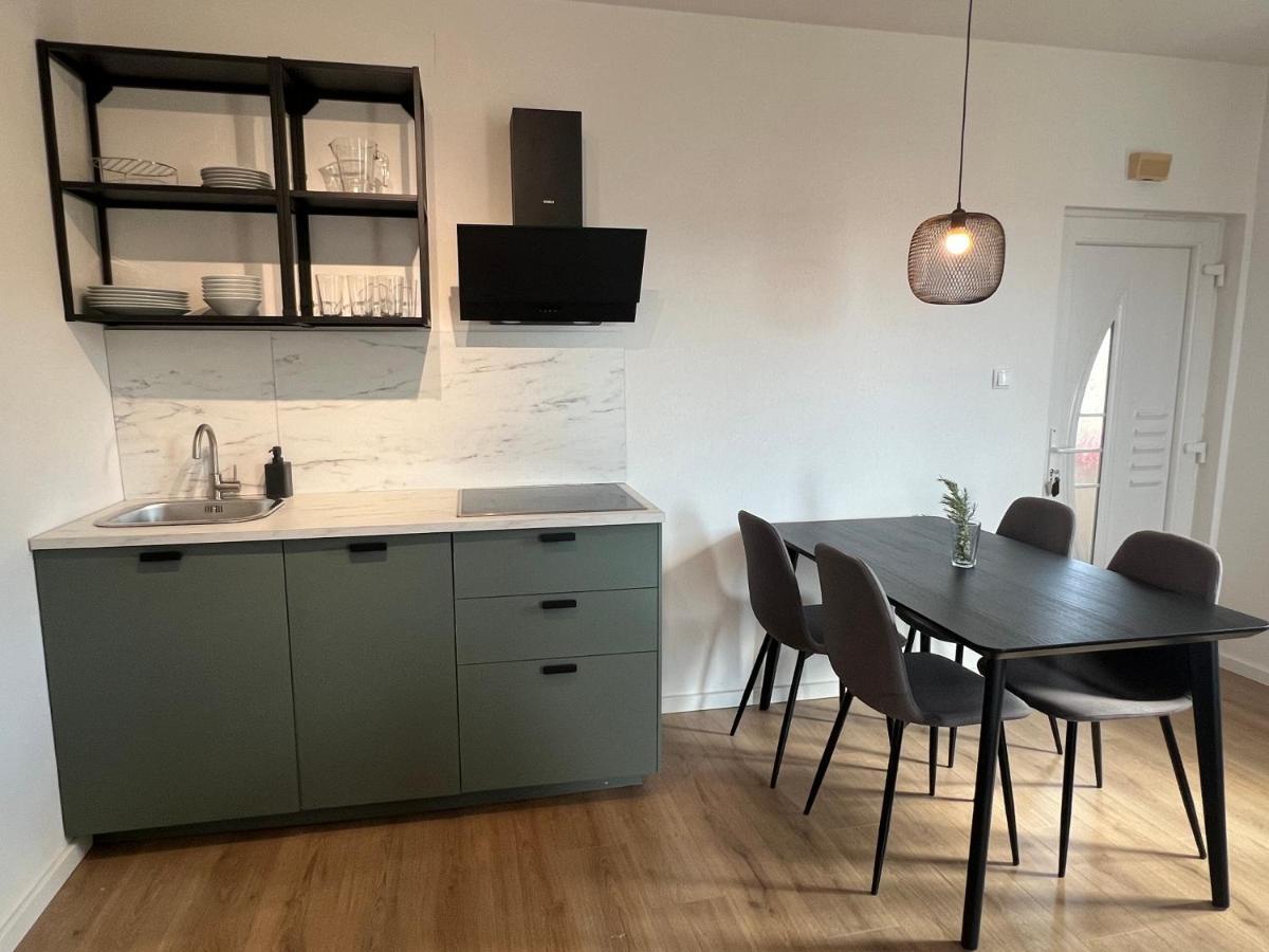 The One By Moro Apartment Vantacici Bagian luar foto