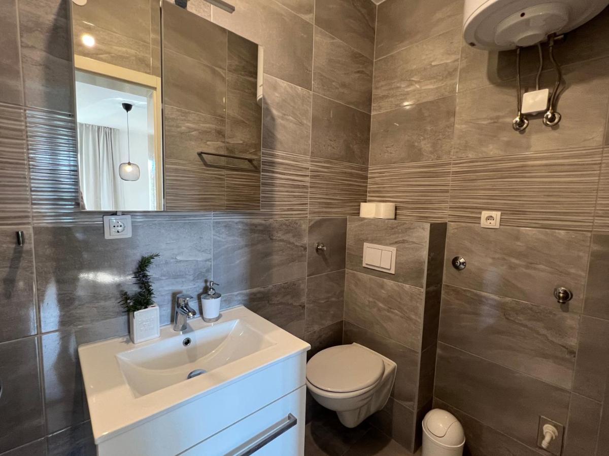 The One By Moro Apartment Vantacici Bagian luar foto